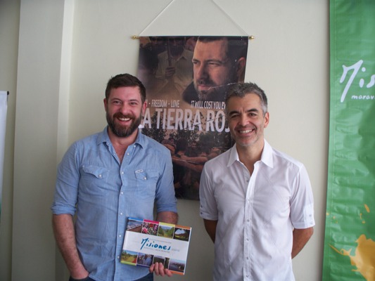 Geert Van Rampelberg (izq.) y el director de la película, Darío Martínez Vignatti, en el hotel Continental. Geert Van Rampelberg (izq.) y el director de la película, Darío Martínez Vignatti, en el hotel Continental.