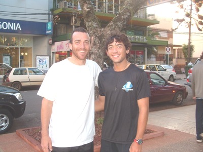 El entrenador Squillari junto a su pupilo, Ryusei Mkiguchi, de Bolivia El entrenador Squillari junto a su pupilo, Ryusei Mkiguchi, de Bolivia