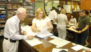 Análisis. Los funcionarios del Tribunal de Cuentas seguían esta madrugada analizando el pedido de desdoblamiento.