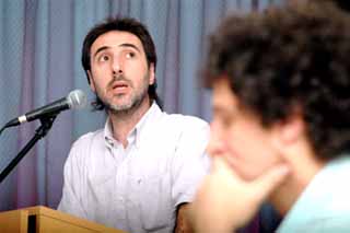 Debate. Villalonga cuestionó al gobierno nacional por la instalación de Botnia.