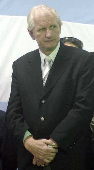 En la mira. Tschirsch tuvo que reconocer que no es profesor como firmaba.