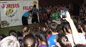 INFORMACIÓN GENERAL15 SEP, 2014, 11:06 Cientos de niños de Panambí disfrutaron de una tarde de juegos y diversión en el Polideportivo Municipal