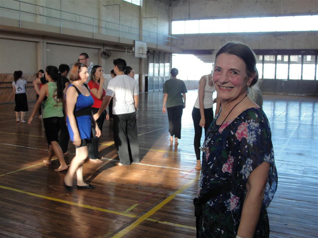 Clase de danza comunitaria con Aurelia Schillemi (1)  (Medium)