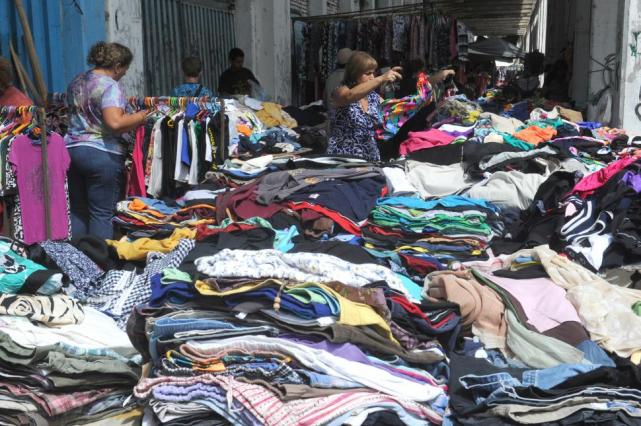 Por la crisis se amplió el mercado de la venta de ropa usada que este año  creció un 30% - MisionesOnline