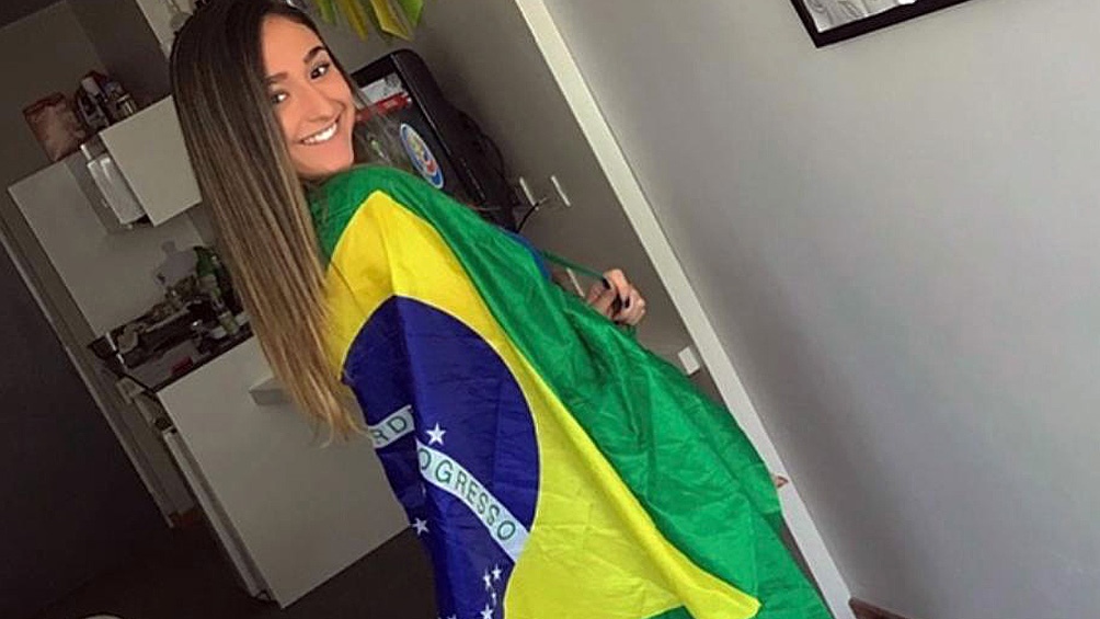 estudiante brasileña que cayó por el hueco de un ascensor