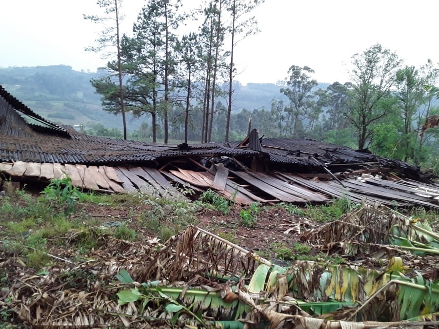 “No se descarta que hubo tornado de baja escala” dijo Marcelo Kusik sobre el vendaval que destechó 25 casas y provocó serios destrozos en San Vicente y Alba Posse