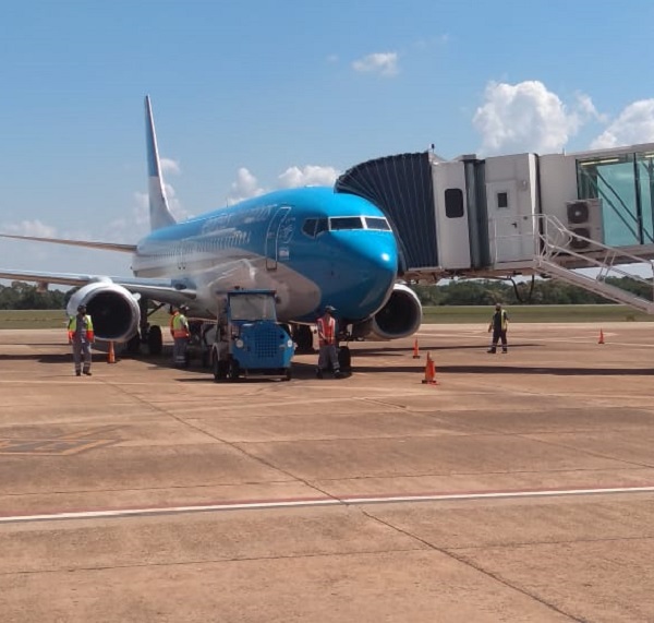 Después de siete meses sin actividad volvieron los vuelos a Puerto Iguazú