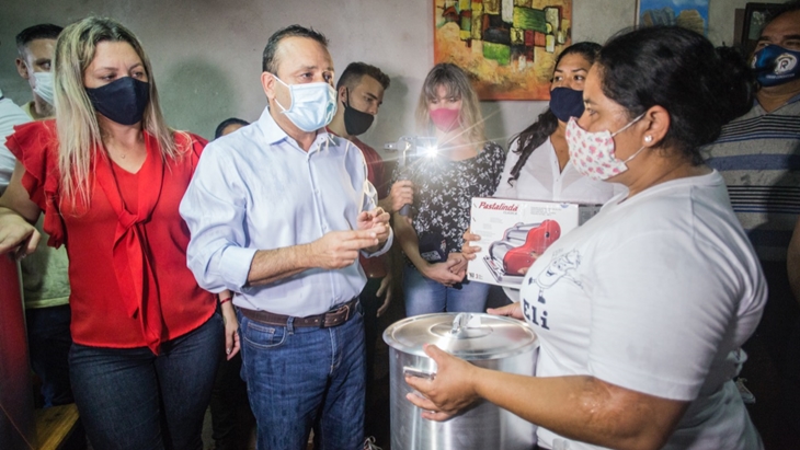 Oscar Herrera Ahuad entregó insumos y equipamientos a merenderos barriales  y cooperativas de trabajo - MisionesOnline