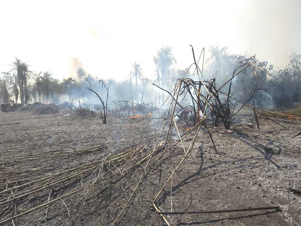 b822eeb9-9631-4a8c-a0df-75451ecfdee2 Video: incendio de malezas rodeó el cementerio privado El Portal en Garupá