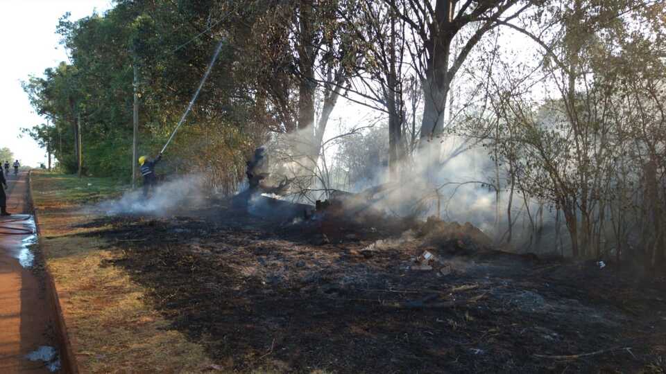 e9a03b54-6212-418d-9707-7479401a9403 Video: incendio de malezas rodeó el cementerio privado El Portal en Garupá