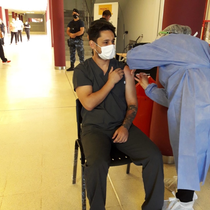 Coronavirus en Misiones: vacunaron a 114 trabajadores de la salud en el Hospital Samic de Oberá
