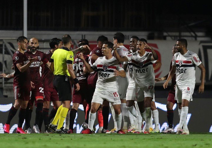 Copa Libertadores: ya están los árbitros de River y Boca para las semis de vuelta