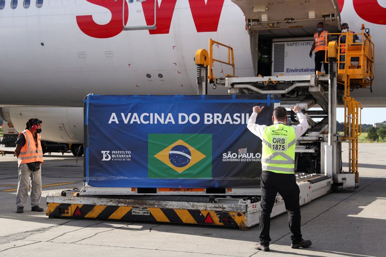 Brasil rechazó la solicitud para evaluar el uso de emergencia de la vacuna rusa Sputnik V