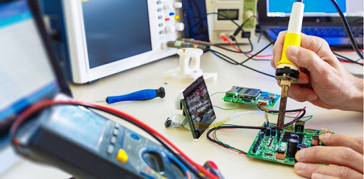 Hoy se celebra el Día Internacional del Técnico Electrónico: ¿Cuál es la  importancia y la labor de estos profesionales? - MisionesOnline
