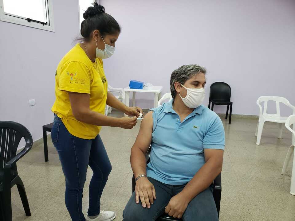 Vacunación en Misiones: al finalizar este viernes serán alrededor los 300 docentes inmunizados en Posadas 