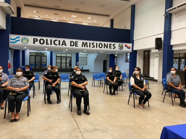primeras egresadas de la Escuela de Oficiales de la Policía de Misiones