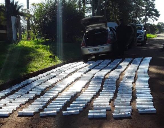 Contrabando en Misiones: la Policía secuestró 400 atados de cigarrillos