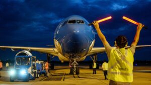Parte un nuevo vuelo de Aerolíneas Argentinas hacia Moscú en busca de vacunas Sputnik V