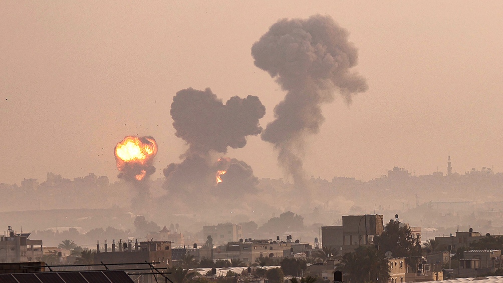 Murieron dos israelíes y 28 palestinos en una escalada de ataques desde y contra Gaza