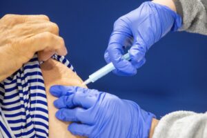 Estados Unidos habilitó a las personas vacunadas a dejar de utilizar mascarilla