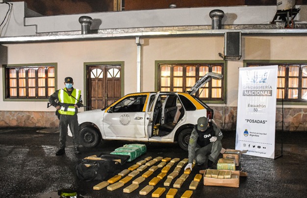 WhatsApp Image 2021-05-25 at 09.13.21 Gendarmería Nacional incautó cargamentos de mercadería sin aval aduanero, marihuana y cocaína en Misiones