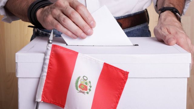 Perú elige presidente en un balotaje reñido, con factores ocultos que pueden inclinar la balanza