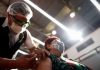 Chile suspendió la vacunación con Oxford AstraZeneca por un caso extraño de trombosis