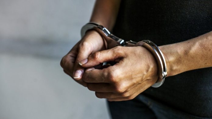 Policía retirado detenido por abuso sexual