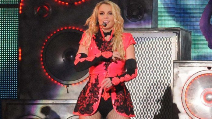 Britney Spears abandona los escenarios hasta que recupere el control de su carrera
