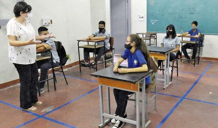 clases presenciales en Paraguay