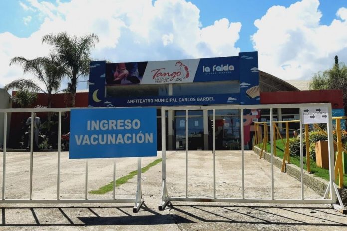 Córdoba: se equivocaron y guardaron 500 vacunas en un freezer