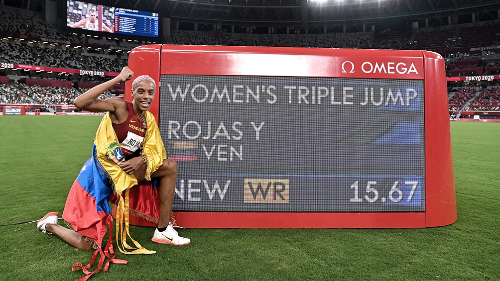 La venezolana Yulimar Rojas ganó la medalla dorada con nuevo récord en salto triple