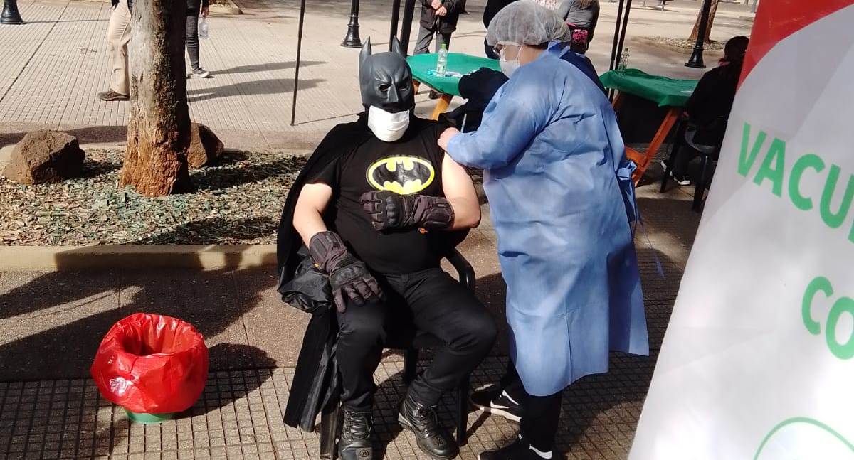 Batman se vacunó en Posadas