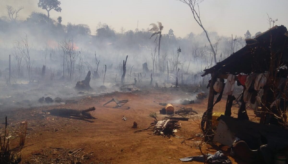 incendio en la aldea Mbororé