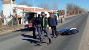 Neuquén: quién era la persona fallecida cuyo ataúd cayó del coche fúnebre en la Ruta 22