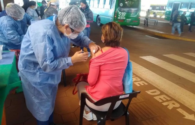 operativo de vacunación Covid-19 en la Terminal