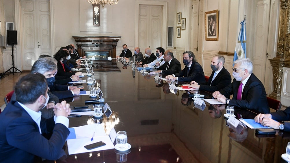 Juan Manzur encabeza la primera reunión del Gabinete nacional