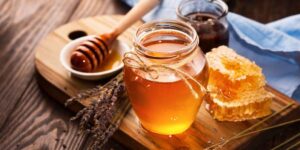 La ANMAT prohibió la venta de miel natural, ají picante y un desinfectante