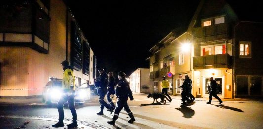 ataque con arco y flechas en Noruega