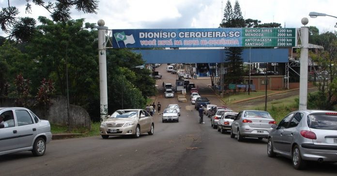 paso fronterizo Bernardo de Irigoyen-Dionisio Cerqueira