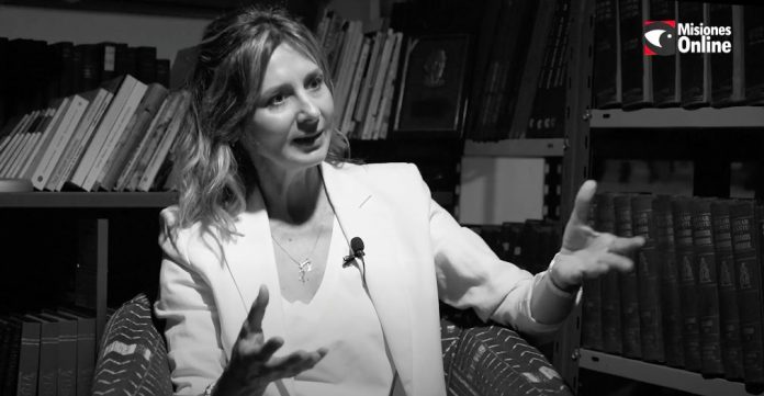 Charlas en la Sanmartiniana con Ana Alicia Poterala