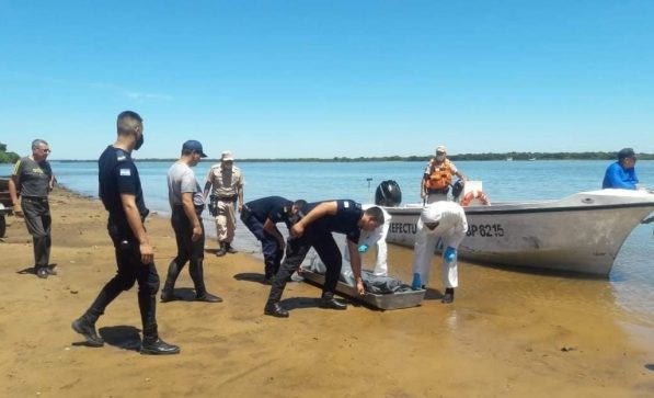 familiares ahogados en el río Paraná