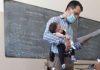 profesor cuidó a la beba de una alumna