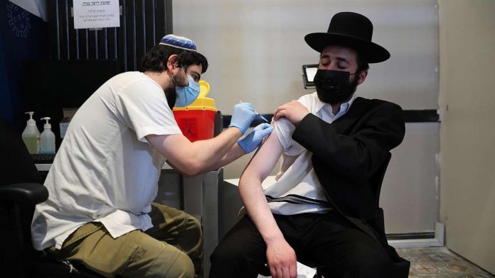Israel aplicará una cuarta dosis de la vacuna contra el coronavirus al grupo de riesgo