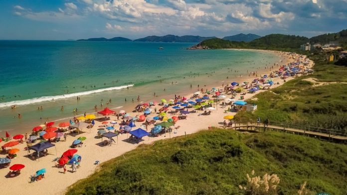 Vacaciones en Brasil| Conocé los 49 lugares inadecuados para nadar en las playas de Santa Catarina desde el 2022