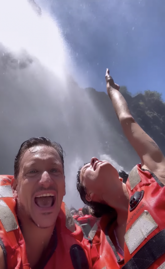 Los actores Nico Vázquez y Gimena Accardi compartieron la intimidad de sus vacaciones en las Cataratas de Iguazú 3 2024