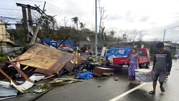 El Tifón Rai ya deja más de 100 muertos en Filipinas
