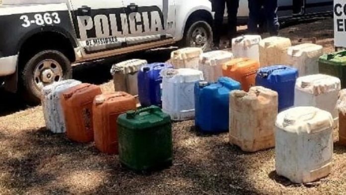 El Alcázar| Incautaron 22 bidones de combustible que eran transportados de forma insegura