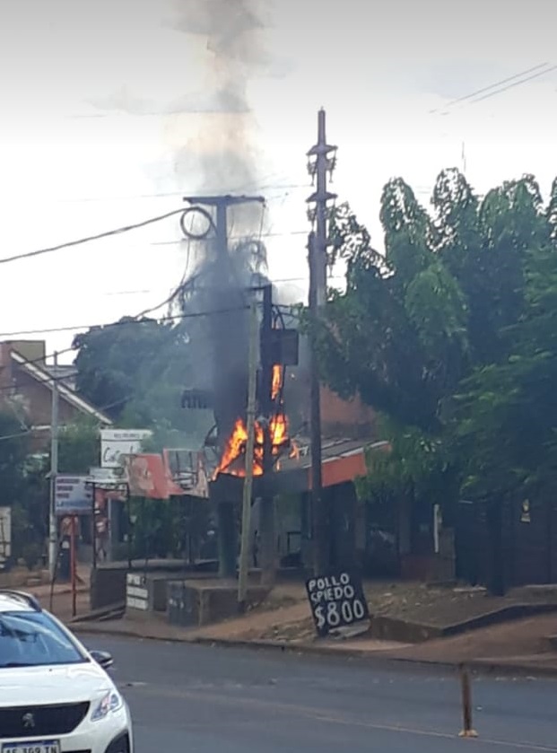 Explotó un transformador eléctrico en Posadas