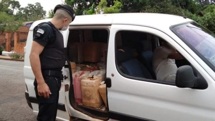 Puerto Rico| Secuestraron un vehículo que transportaba de forma ilegal 29 bidones de combustible